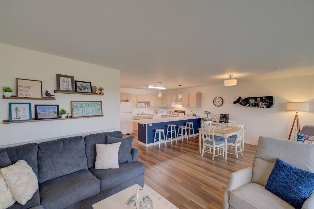 Beach Please-Updated Home With Ocean Views Long Beach Kültér fotó